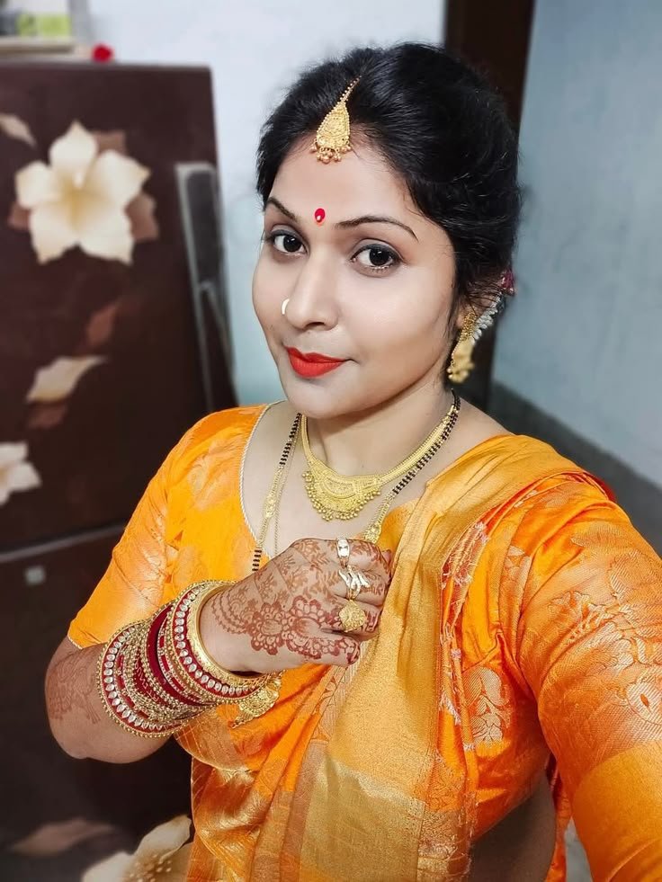 Tamil hot aunty service available